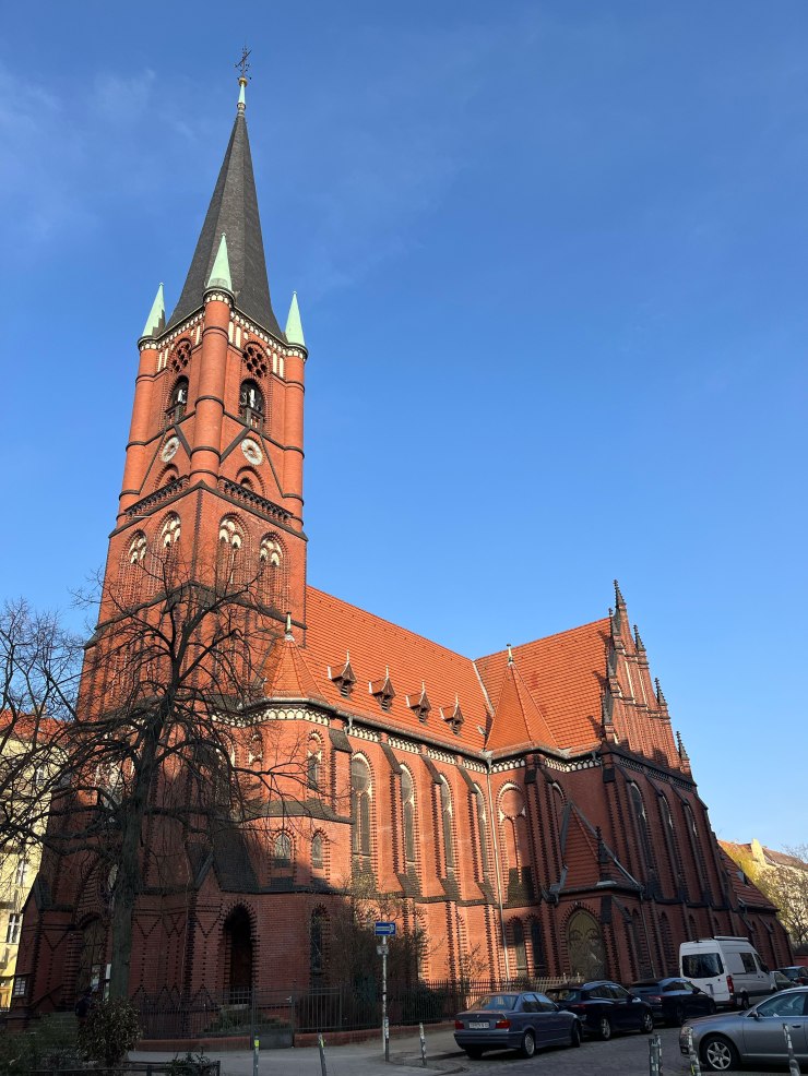 Zwischen Kontrolle und Freiheit – die evangelische Kirche als Zufluchtsort